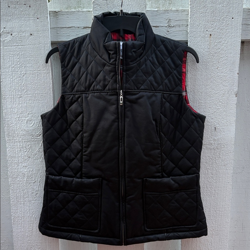 JonesWearStudio Black Quilted Vest with Red Lining Women’s Small